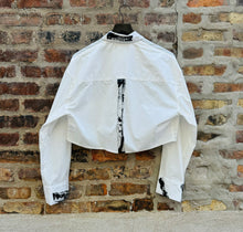 Load image into Gallery viewer, "NEW" CROP ABSTRACT BLOUSE

